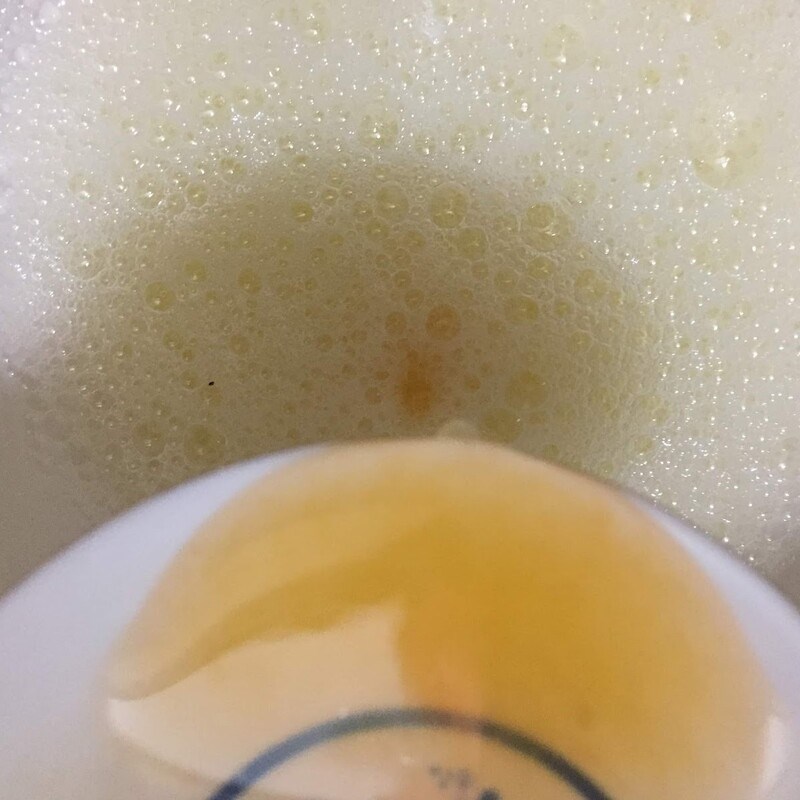 Bước 2 Đánh bông trứng Bánh Castella - bánh bông lan Đài Loan