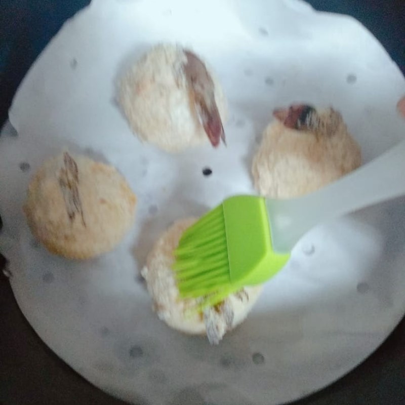Bước 4 Làm tôm bọc khoai tây chiên Tôm bọc khoai tây chiên bằng nồi chiên không dầu