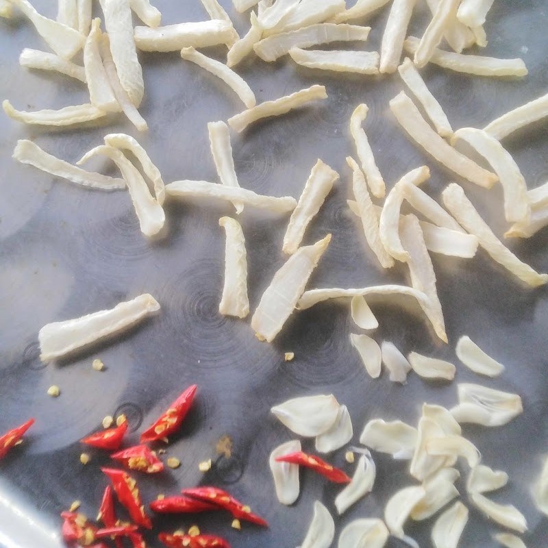 Bước 2 Phơi héo củ cải trắng Củ cải ngâm nước tương