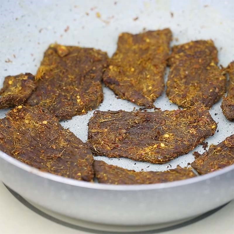 Bước 2 Rang khô thịt bò Khô bò miếng