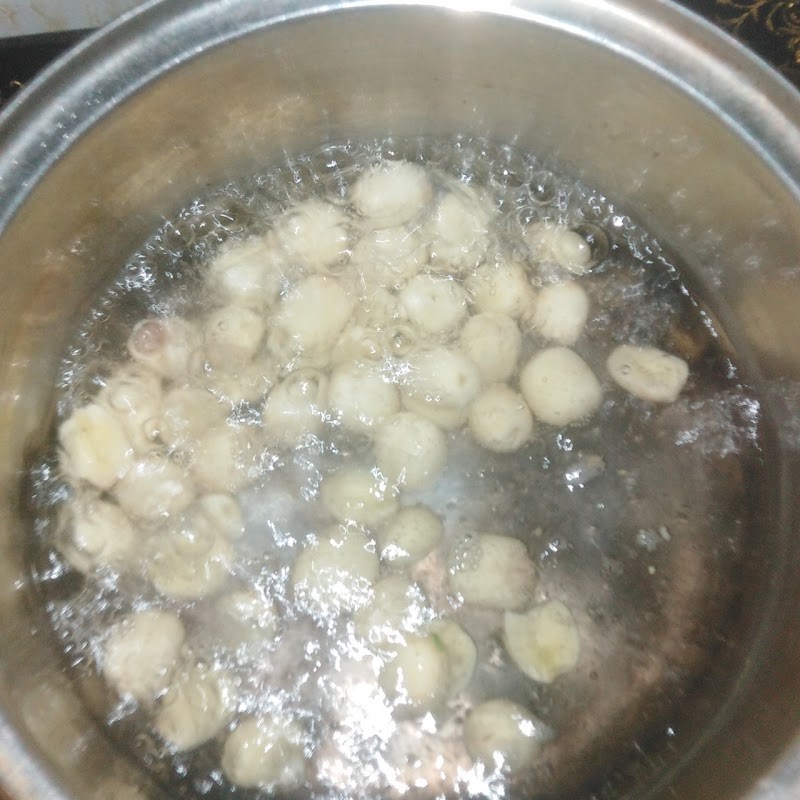 Bước 1 Sơ chế các nguyên liệu Xôi hạt sen (công thức được chia sẻ từ người dùng)