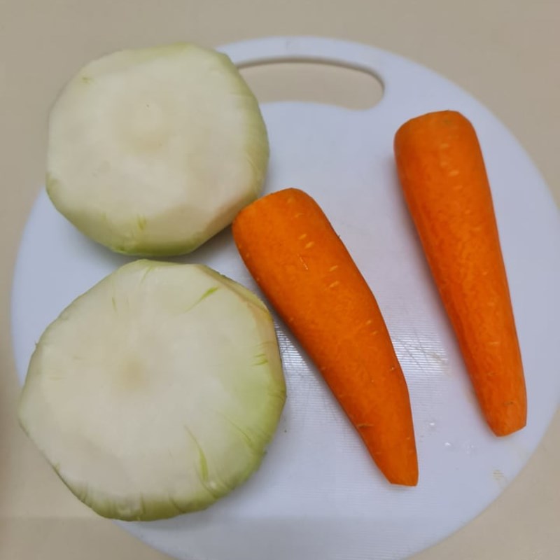 Bước 1 Sơ chế nguyên liệu Nộm su hào cà rốt chay