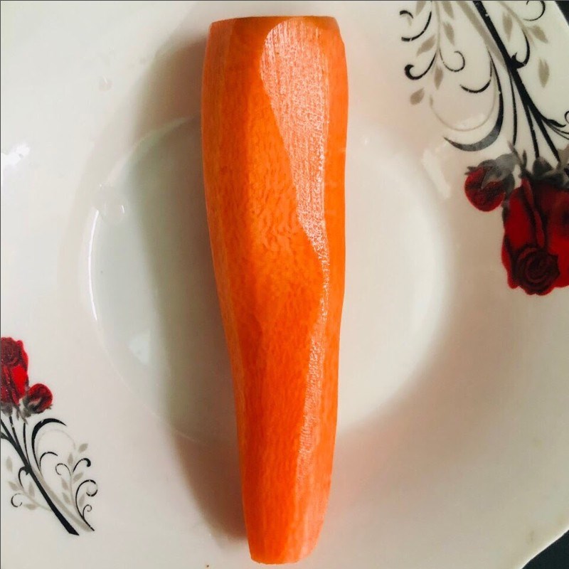 Bước 1 Sơ chế nguyên liệu Sinh tố thơm (dứa) cà rốt