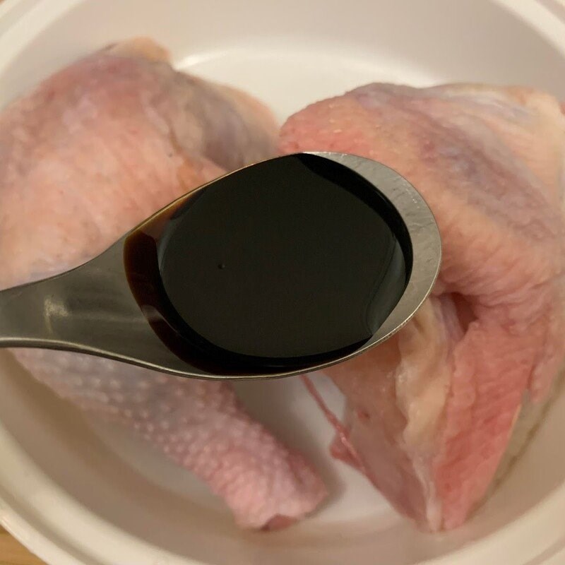 Bước 1 Sơ chế thịt gà Gà kho xì dầu (Công thức chia sẻ từ người dùng)