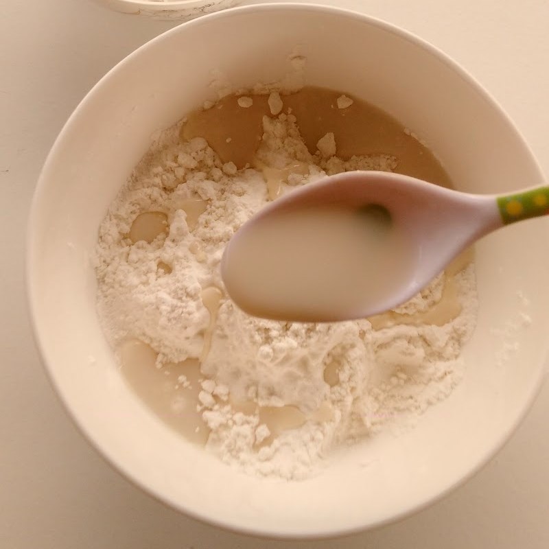 Bước 2 Trộn và ủ bột bánh Bánh tiêu sữa