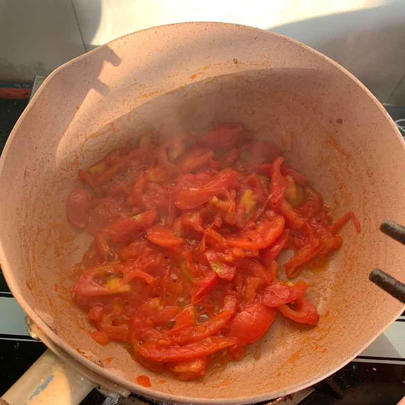 Bước 3 Xào thịt băm với cà chua Thịt băm xào cà chua