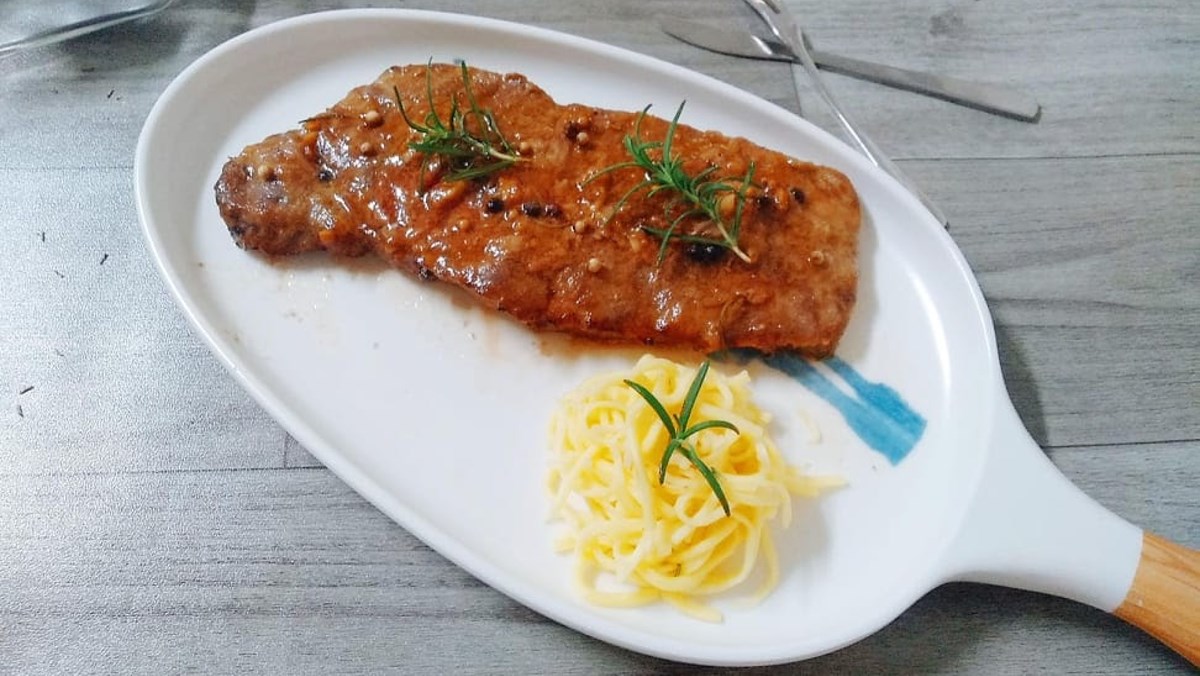 Thịt bò nướng tiêu