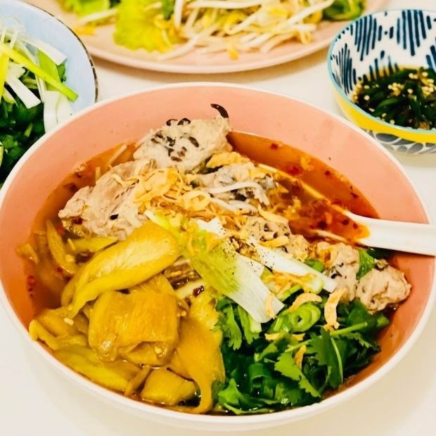 2 cách nấu bún mọc dọc mùng thanh mát giải nhiệt cho ngày oi bức đơn giản