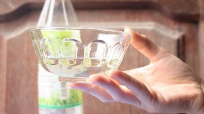 Vệ sinh bếp ga mini bằng giấm ăn