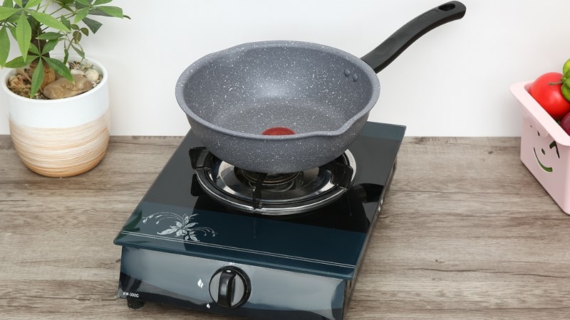  Chảo chống d&iacute;nh s&acirc;u l&ograve;ng Tefal