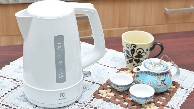 B&igrave;nh đun si&ecirc;u tốc Electrolux