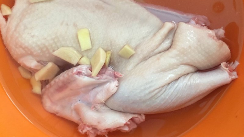 C&aacute;ch sơ chế thịt vịt sạch, kh&ocirc;ng c&ograve;n m&ugrave;i h&ocirc;i