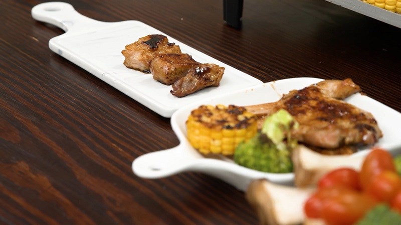 Th&agrave;nh phẩm thịt nướng, rau củ nướng bằng bếp nướng điện Delites BN03