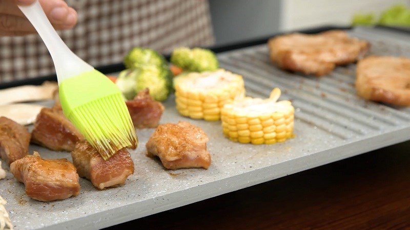 K&iacute;ch thước bề mặt bếp nướng điện Delites BN03 c&ograve;n hạn chế