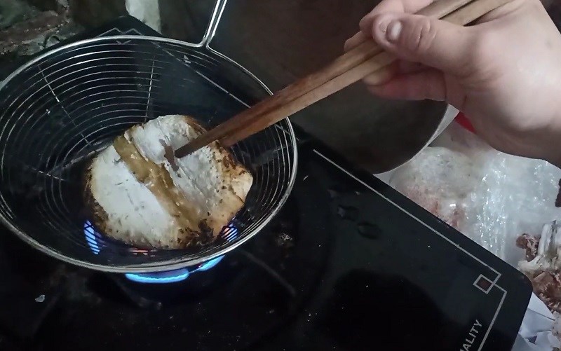 Nhược điểm nướng mực bằng bếp ga