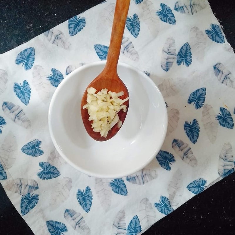 Bước 1 Pha nước sốt tiêu Thịt bò nướng tiêu bằng nồi chiên không dầu