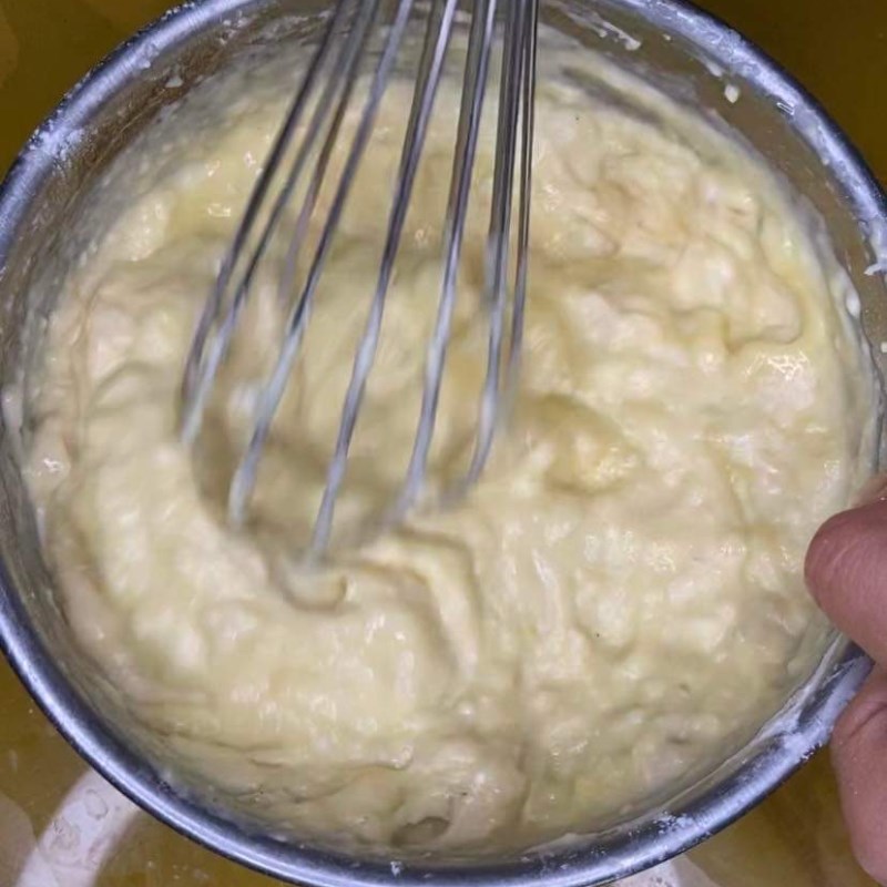 Bước 2 Trộn bột bánh Bánh chuối nướng bằng chảo chống dính (công thức được chia sẻ từ người dùng)