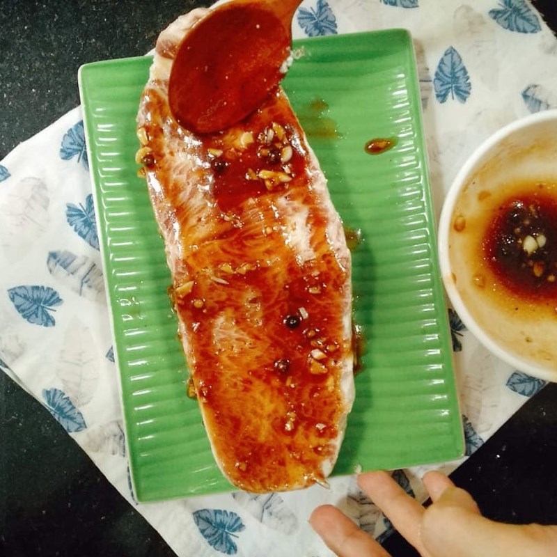 Bước 2 Ướp thịt bò Thịt bò nướng tiêu bằng nồi chiên không dầu