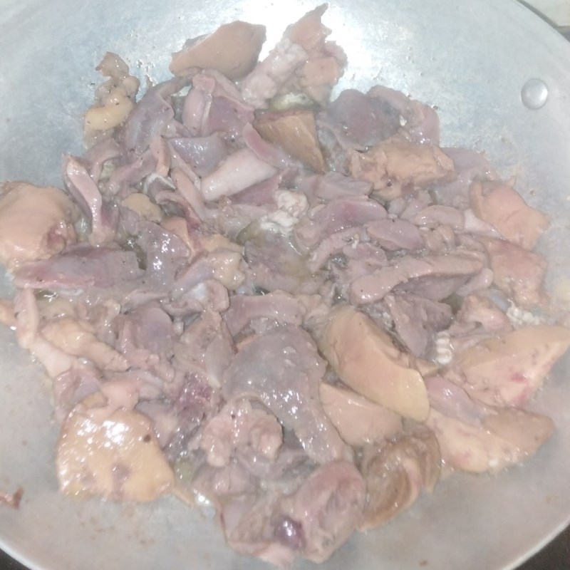 Bước 3 Xào lòng gà Lòng gà xào giá đỗ (công thức được chia sẻ từ người dùng)