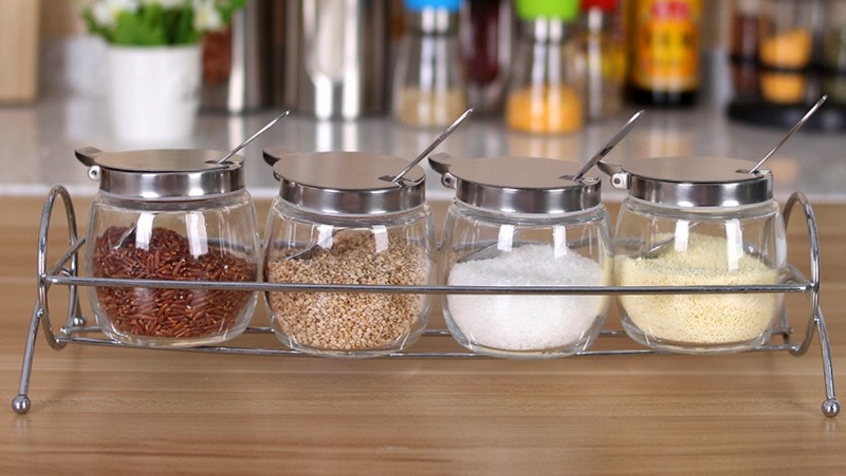 Cách sắp xếp lọ đựng gia vị