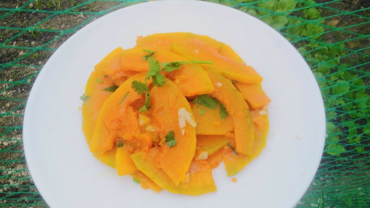 Bí đỏ xào tỏi