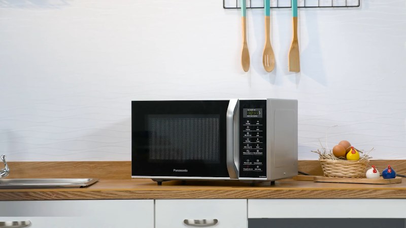 Giới thiệu l&ograve; vi s&oacute;ng Panasonic NN-GT35HMYUE