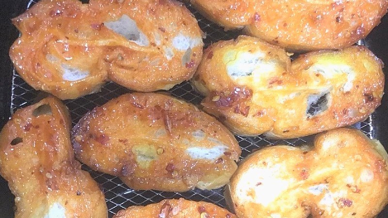 Ưu điểm l&agrave;m b&aacute;nh m&igrave; nướng muối ớt bằng nồi chi&ecirc;n kh&ocirc;ng dầu