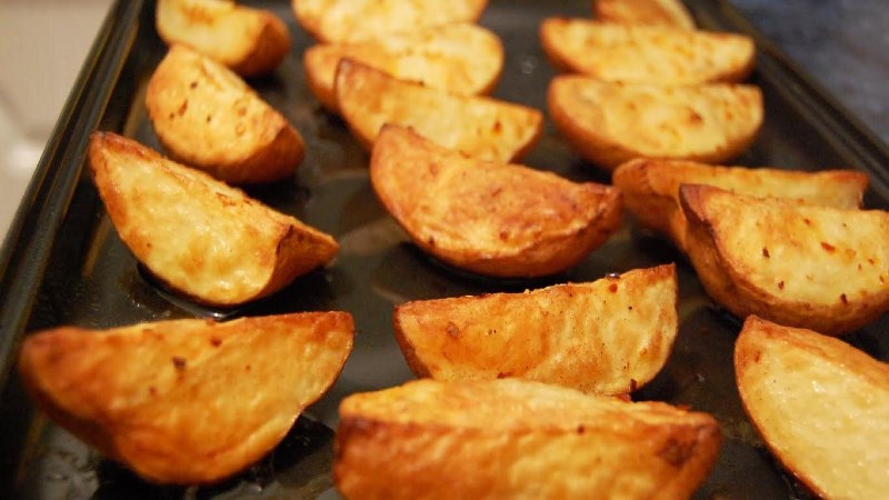 Nướng khoai bằng l&ograve; vi s&oacute;ng