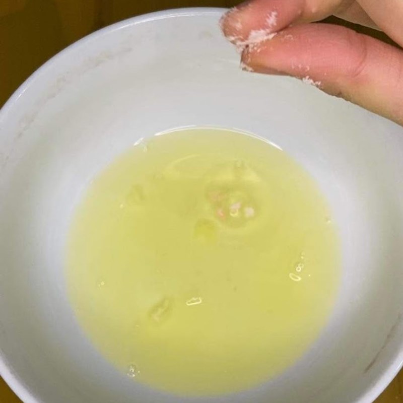 Bước 2 Đánh bông lòng trắng trứng Bánh chiffon cam (công thức được chia sẻ từ người dùng)