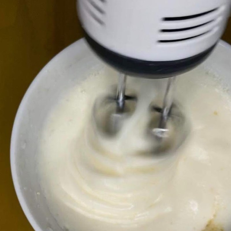 Bước 2 Đánh bông lòng trắng trứng Bánh chiffon cam (công thức được chia sẻ từ người dùng)