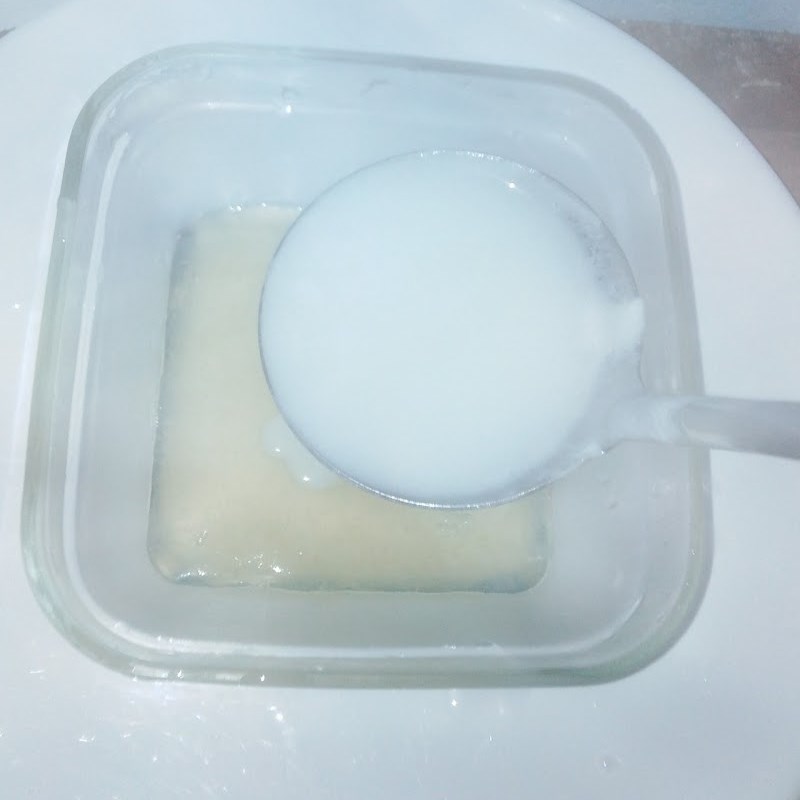 Bước 3 Đổ khuôn rau câu Thạch rau câu cam sữa (công thức được chia sẻ từ người dùng)