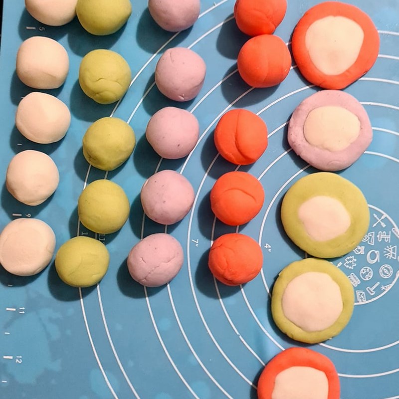 Bước 4 Gói bánh Há cảo thủy tinh hình hoa pha lê