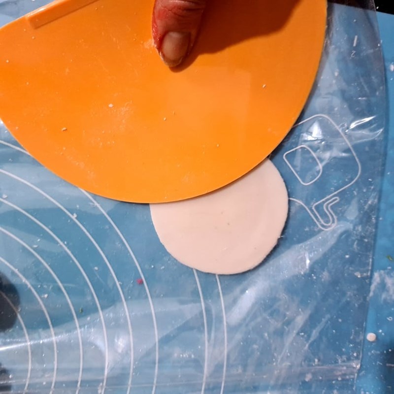 Bước 4 Gói bánh Há cảo thủy tinh hình hoa pha lê