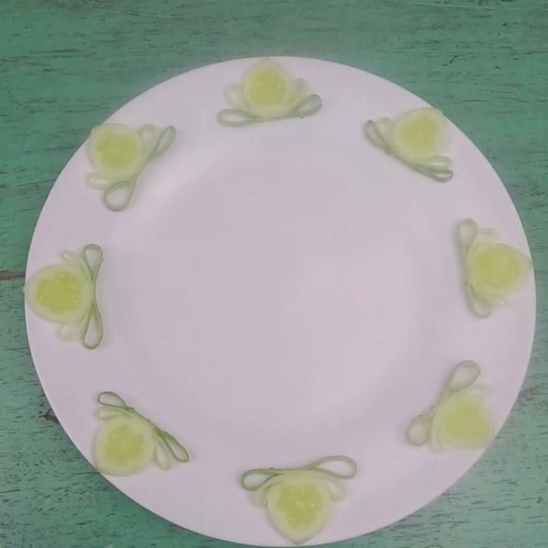 Bước 4 Hoàn thành Trang trí món ăn bằng trái tim cà rốt