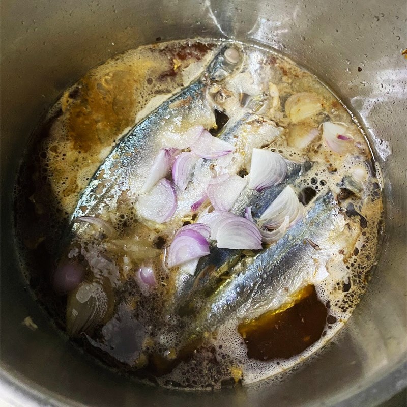 Bước 3 Kho cá Cá nục kho nước dừa (công thức chia sẻ từ người dùng)