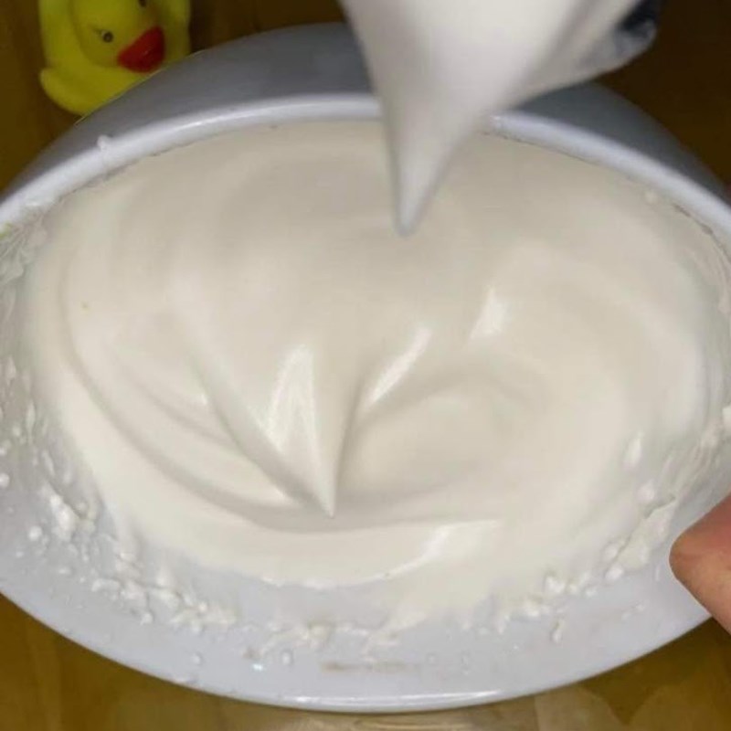 Bước 2 Lòng trắng trứng Bánh cupcake trà xanh (công thức được chia sẻ từ người dùng)