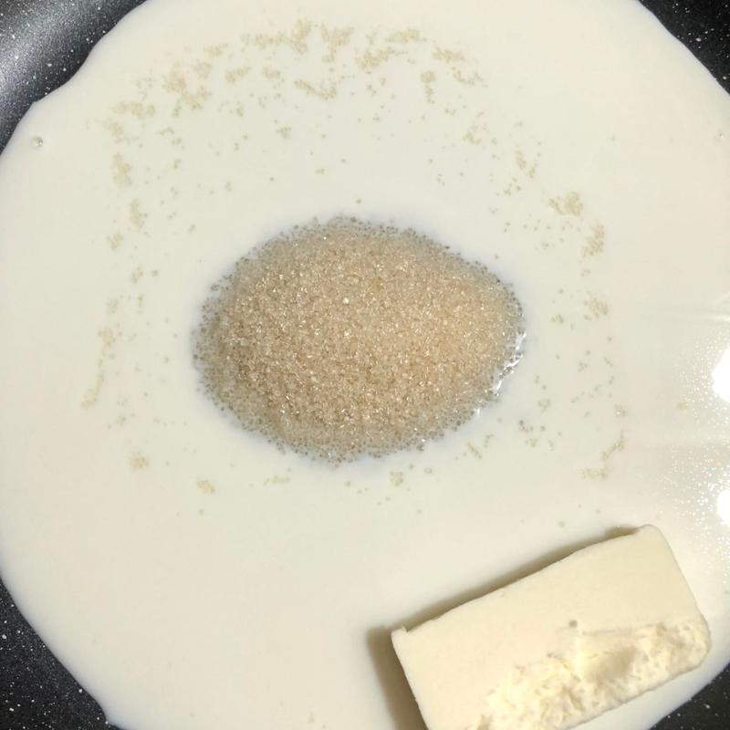 Bước 1 Nấu hỗn hợp bột Bánh mì mè đen Hàn Quốc (công thức được chia sẻ từ người dùng)