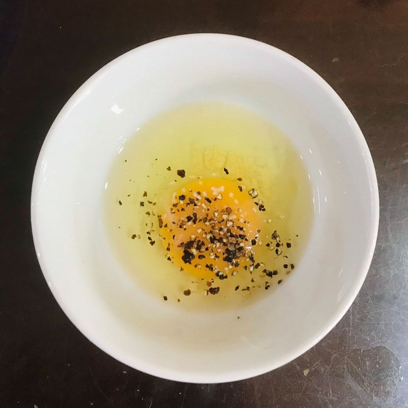 Bước 1 Sơ chế nguyên liệu Nấm xào trứng