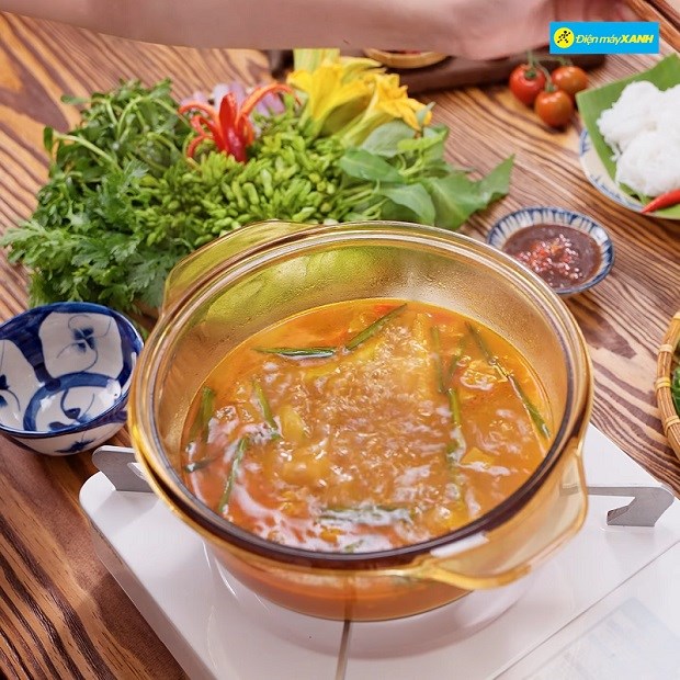 Lẩu bò mắm ruốc