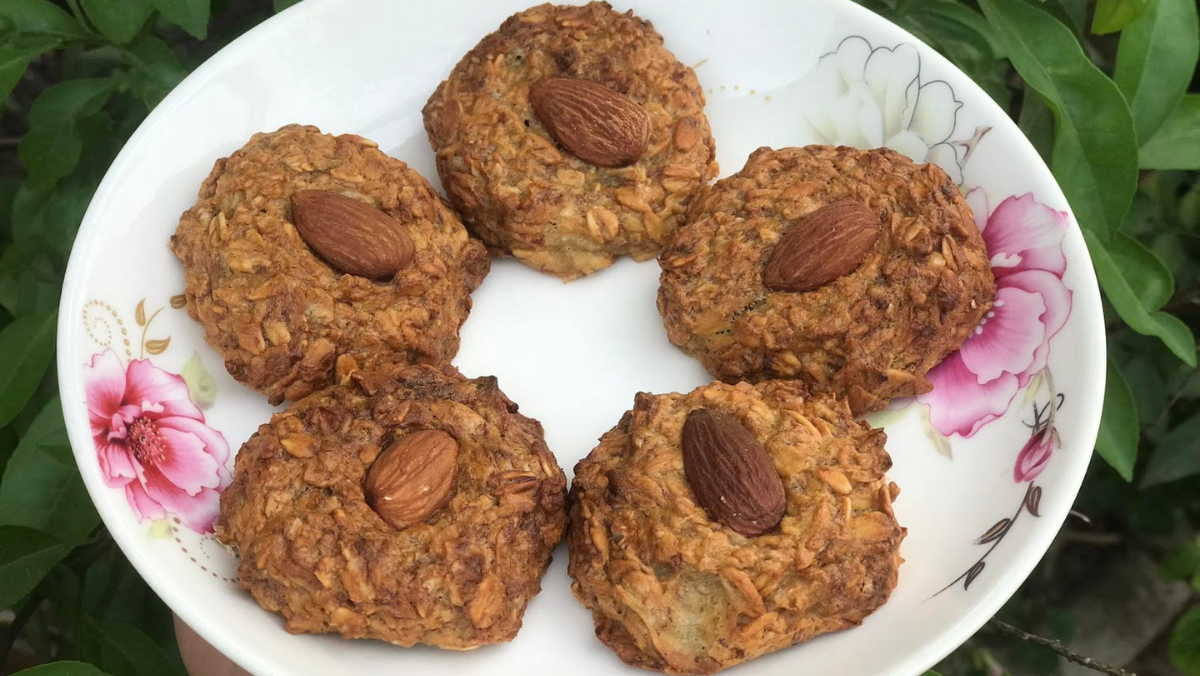 Bánh yến mạch hạnh nhân