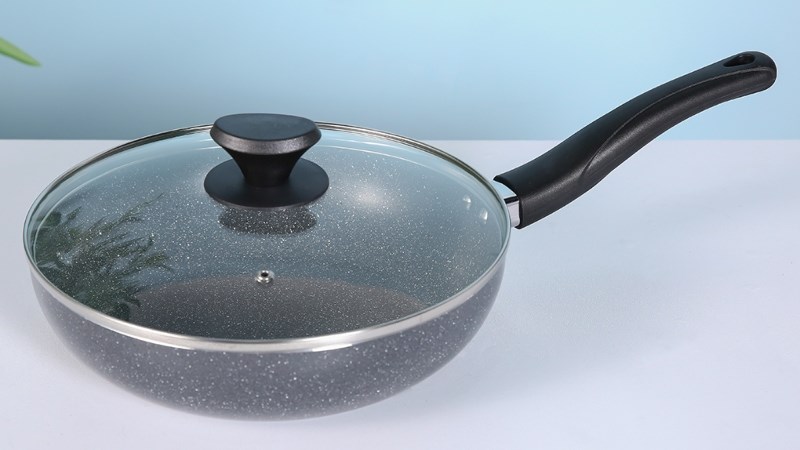 Chảo nh&ocirc;m s&acirc;u chống d&iacute;nh v&acirc;n đ&aacute; đ&aacute;y từ nắp k&iacute;nh Delites CE005-26