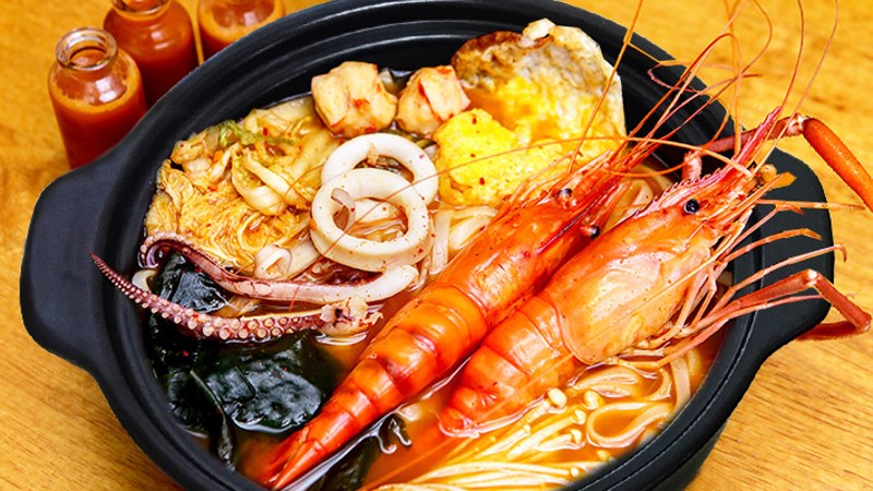 Nồi đất nấu mì cay