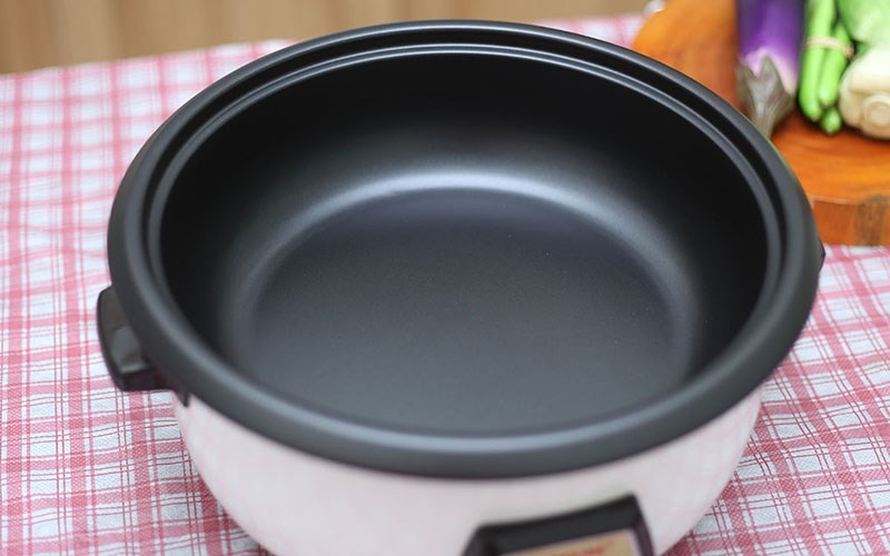 Tháo rời và vệ sinh lòng nồi