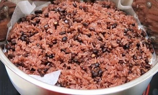 Ưu điểm nấu x&ocirc;i đậu đen bằng xửng hấp