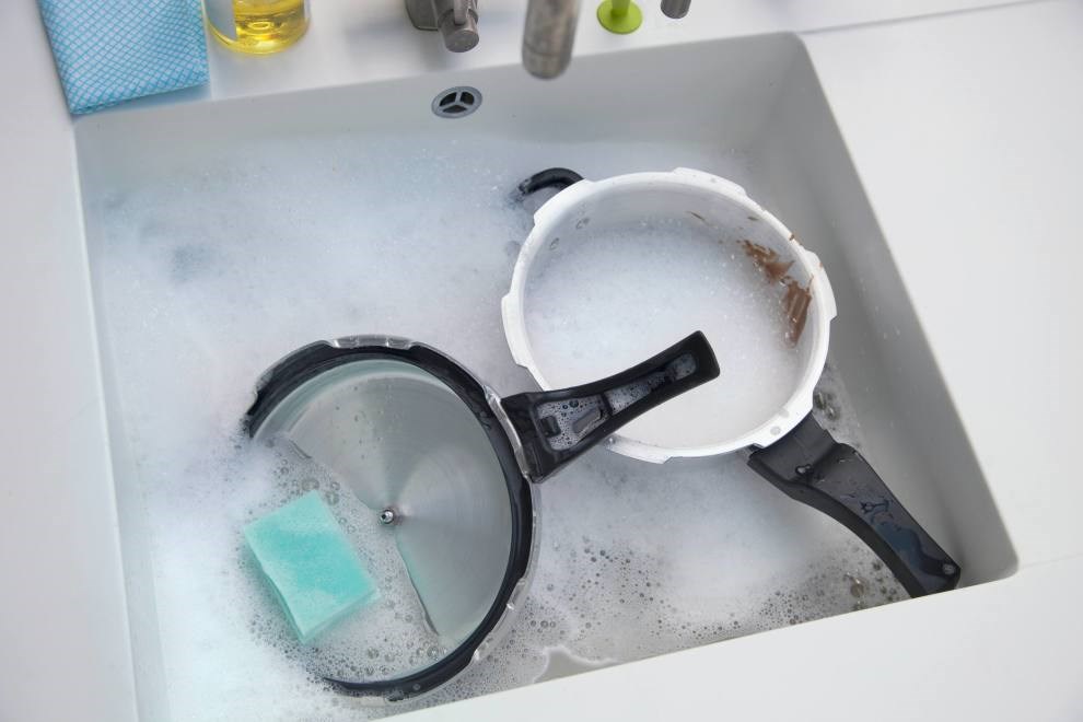 Nồi kh&ocirc;ng c&oacute; lớp chống d&iacute;nh