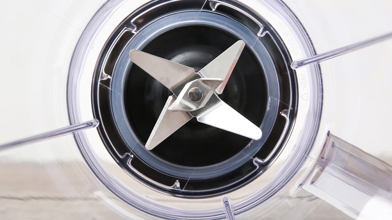 Lưỡi dao sắc b&eacute;n của m&aacute;y xay sinh tố Midea MJ-BL50