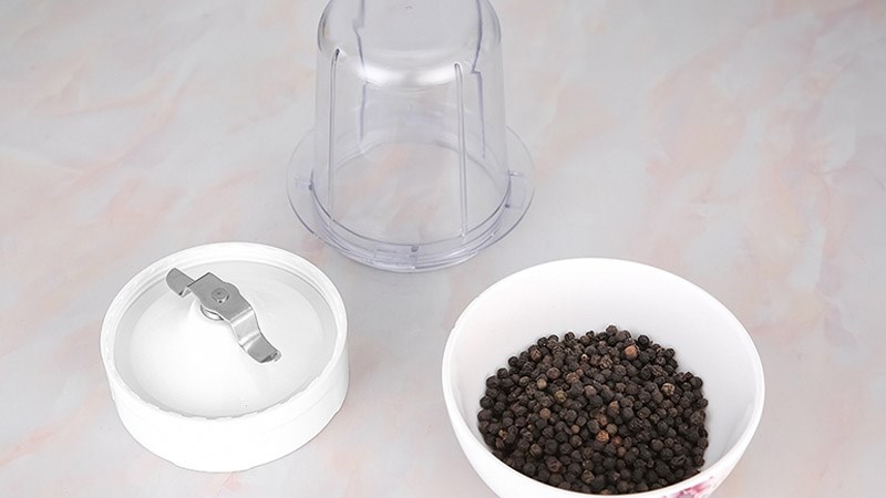 Cối xay nhỏ của m&aacute;y xay sinh tố Philips HR2056