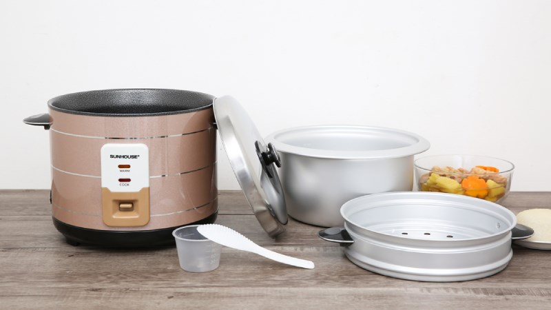 Nồi cơm điện Sunhouse 2.2 l&iacute;t SHD8135