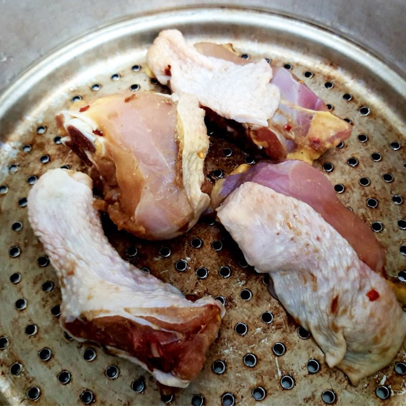 Bước 3 Hấp và chiên gà Gà bó xôi bằng nồi chiên không dầu (công thức chia sẻ từ người dùng)
