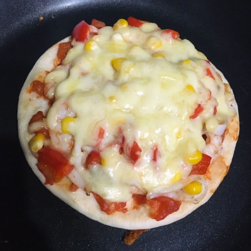 Bước 5 Nướng bánh pizza Pizza hải sản bằng chảo chống dính